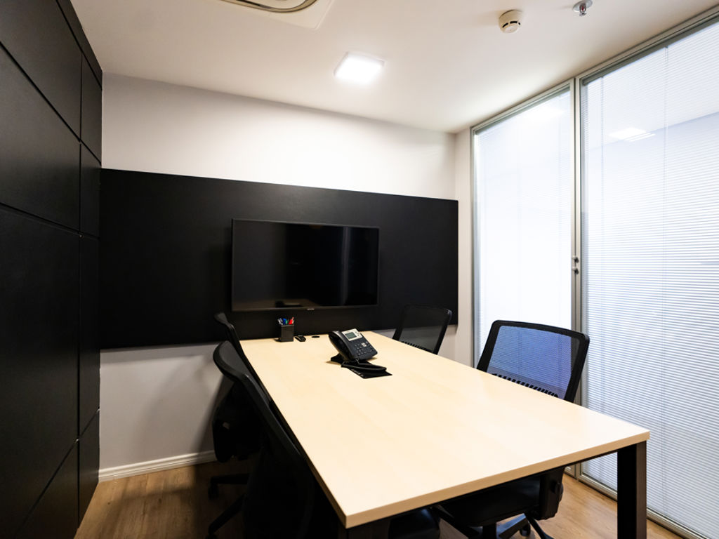 Sala de reunião 4 pessoas
