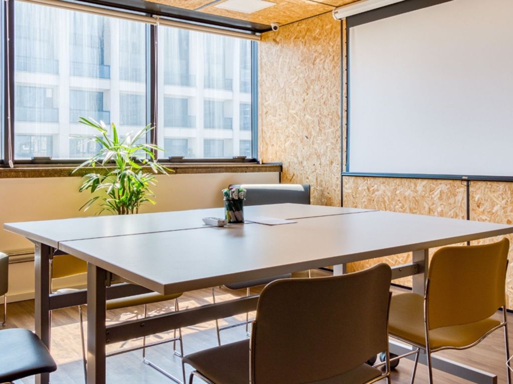SALA DE REUNIÃO 4 PESSOAS