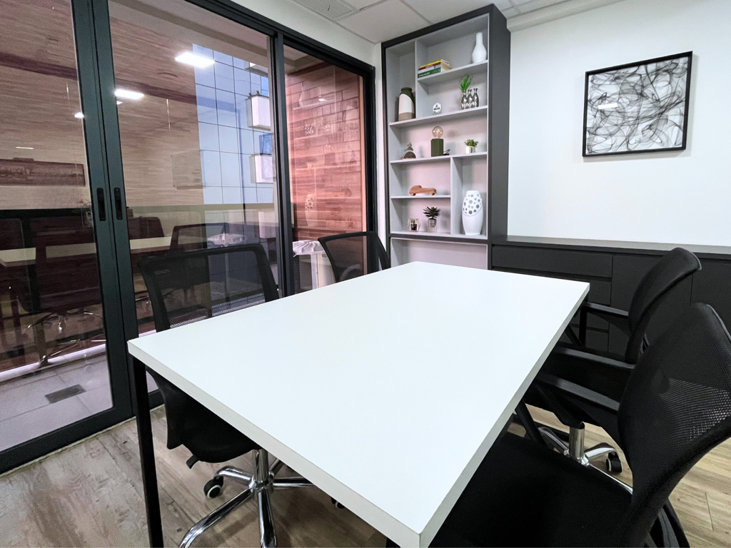 Sala de reuniões para até 4 pessoas