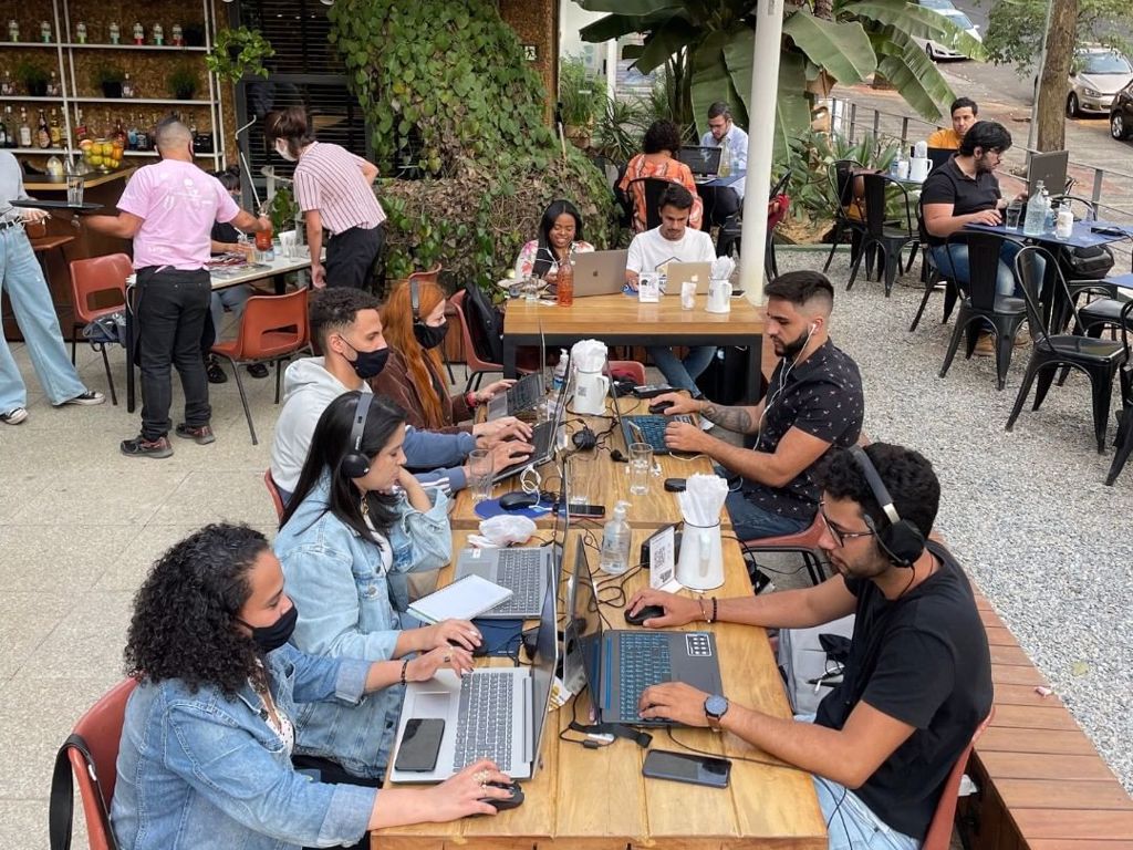 Turno da tarde no café
