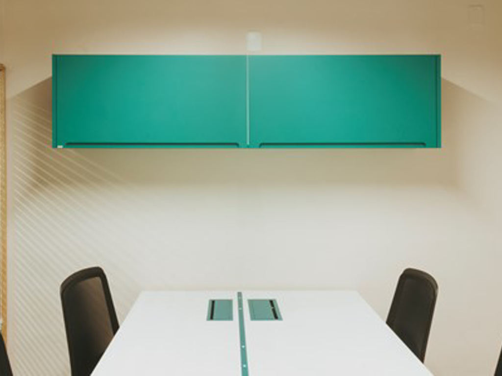 Sala de reuniões no coworking (b)