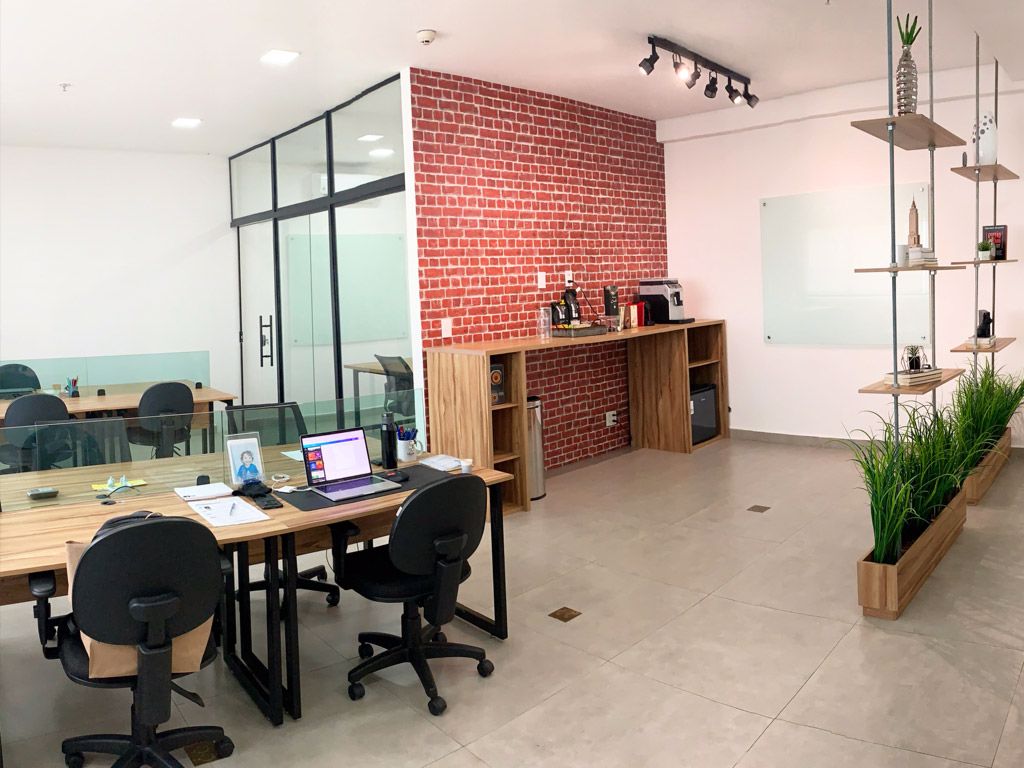 Posição em sala compartilhada (coworking)