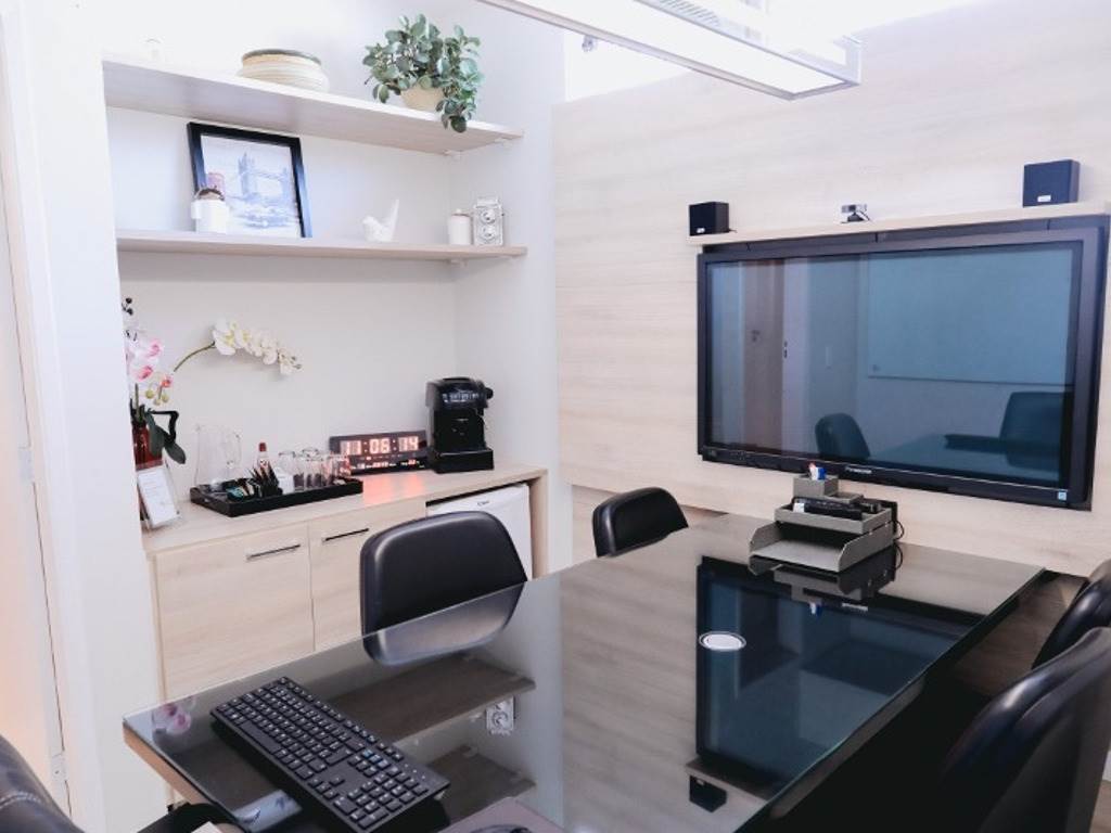 sala de reunião para 5 pessoas