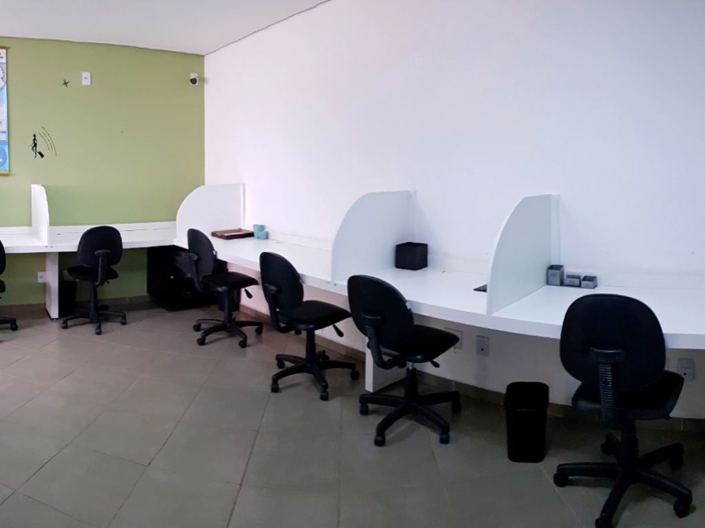 Mesa em Sala Compartilhada
