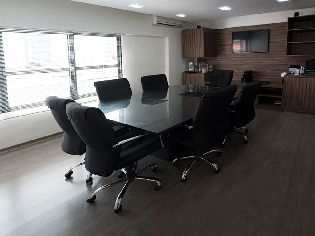 Sala de Reuniões e privativa para 6 pessoas