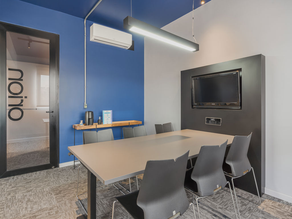Sala Small