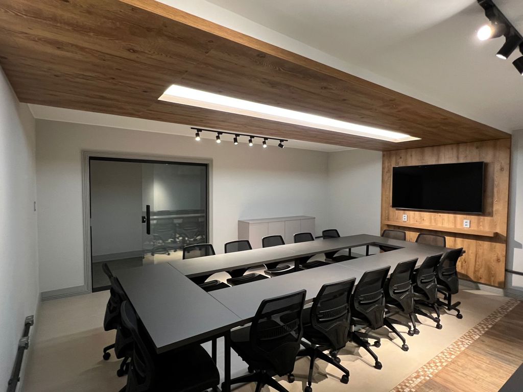 Sala de reunião para até 18 pessoas