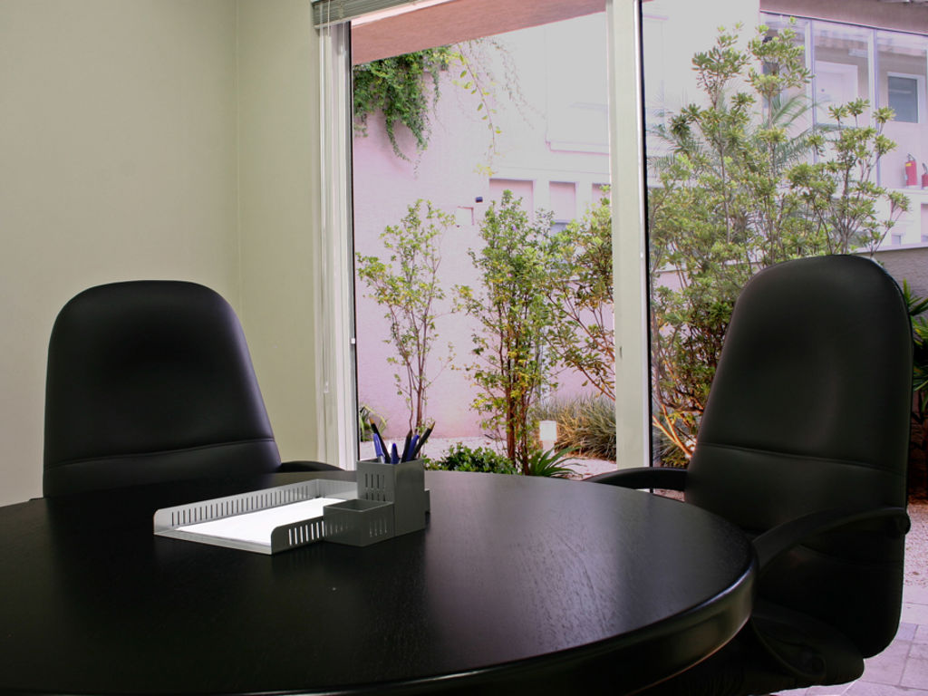 Sala de reunião p/ 4 pessoas