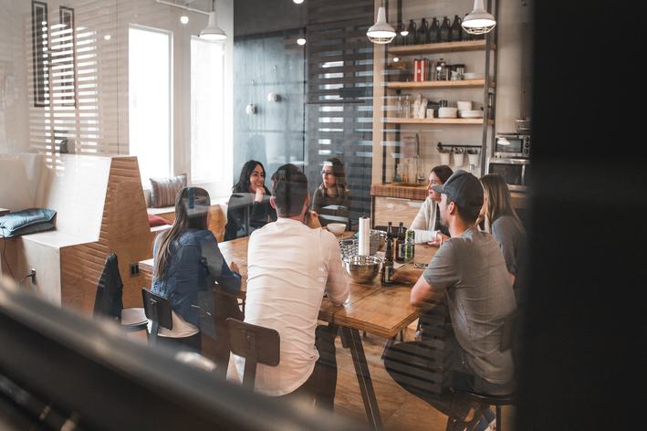 Precisa fazer uma reunião? Alugue uma sala por horas